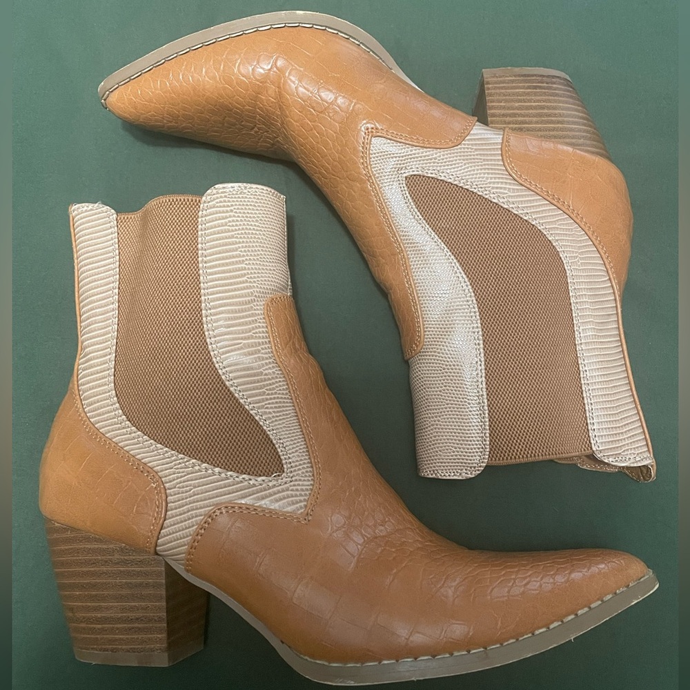 Tan and Cream Ankle Boots 7.5